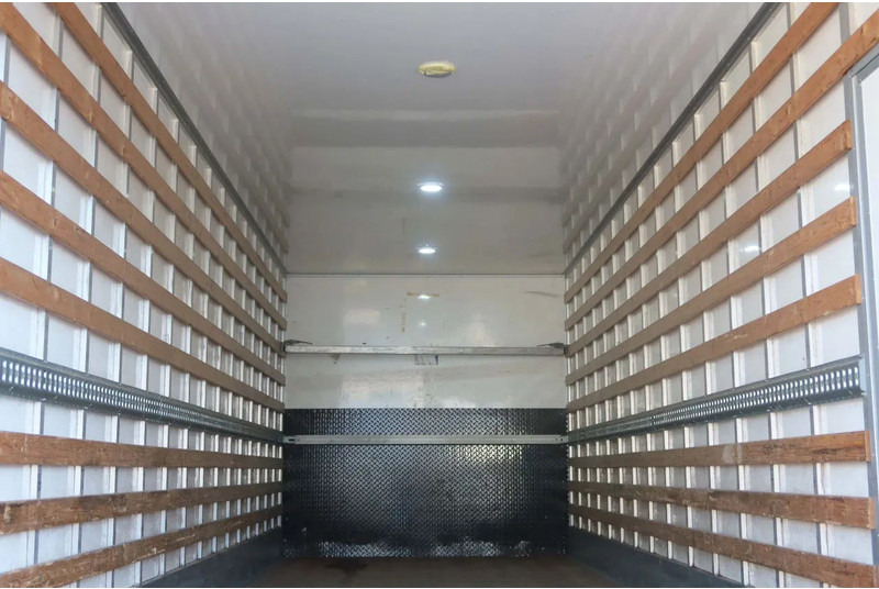 Mercedes-Benz Antos 2127 L Bak+Klep Dhollandia 2.000 kg, Geisoleerd dak - Bakwagen: afbeelding 4 Mercedes-Benz Antos 2127 L Bak+Klep Dhollandia 2.000 kg, Geisoleerd dak - Bakwagen: afbeelding 4