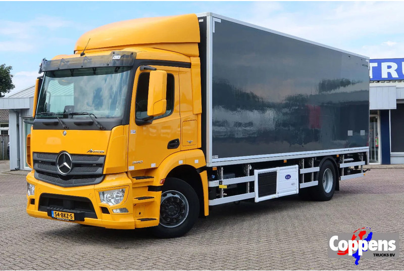 Mercedes-Benz Antos 2130L Koel/vries Bi- Temp Carrier Supra 1150 UT - Koelwagen vrachtwagen: afbeelding 1 Mercedes-Benz Antos 2130L Koel/vries Bi- Temp Carrier Supra 1150 UT - Koelwagen vrachtwagen: afbeelding 1