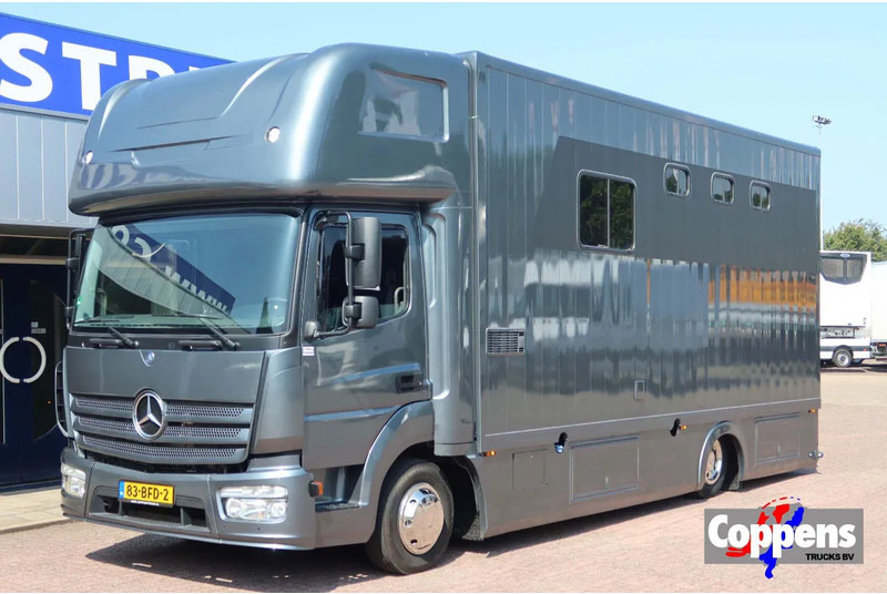 Mercedes-Benz Atego 816 L 3 Paarden/4 Ponies Nieuwe APK + nieuwe accu. - Paardenvrachtwagen: afbeelding 1 Mercedes-Benz Atego 816 L 3 Paarden/4 Ponies Nieuwe APK + nieuwe accu. - Paardenvrachtwagen: afbeelding 1