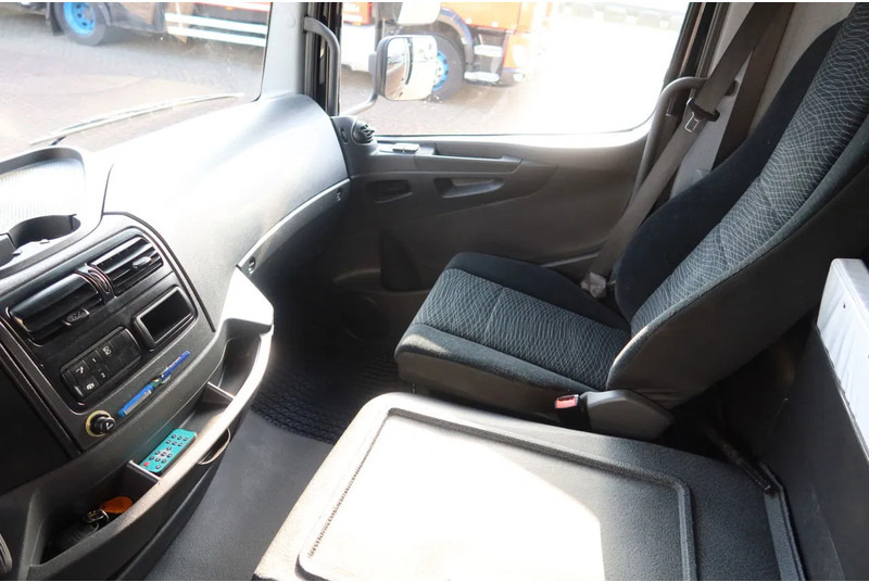 Mercedes-Benz Atego 818 818 L Bak+ Klep 1500 kg. Geisoleerd dak - Bakwagen: afbeelding 5 Mercedes-Benz Atego 818 818 L Bak+ Klep 1500 kg. Geisoleerd dak - Bakwagen: afbeelding 5