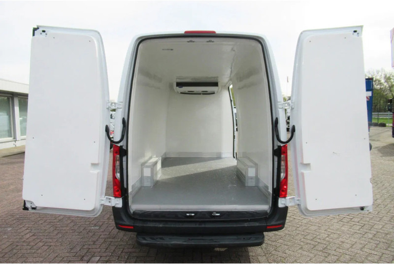 Mercedes-Benz Sprinter 314 CDI Koel/Vries/ verwarmen 220 volt nachtaansluiting - Koelwagen: afbeelding 3 Mercedes-Benz Sprinter 314 CDI Koel/Vries/ verwarmen 220 volt nachtaansluiting - Koelwagen: afbeelding 3