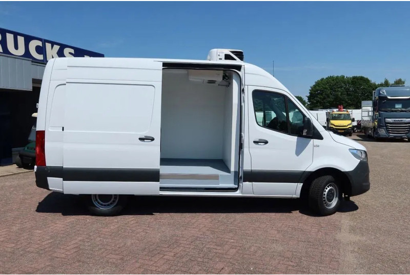 Koelwagen Mercedes-Benz Sprinter 315 CDI Koel/Vries/Verwarmen Carrier Xarios 350 + 220 volt nachtaansluiting: afbeelding 16 Koelwagen Mercedes-Benz Sprinter 315 CDI Koel/Vries/Verwarmen Carrier Xarios 350 + 220 volt nachtaansluiting: afbeelding 16