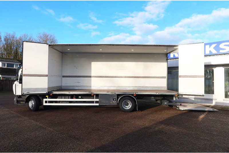 Renault D250 Bakwagen + Laadklep Deuren - Bakwagen: afbeelding 2 Renault D250 Bakwagen + Laadklep Deuren - Bakwagen: afbeelding 2