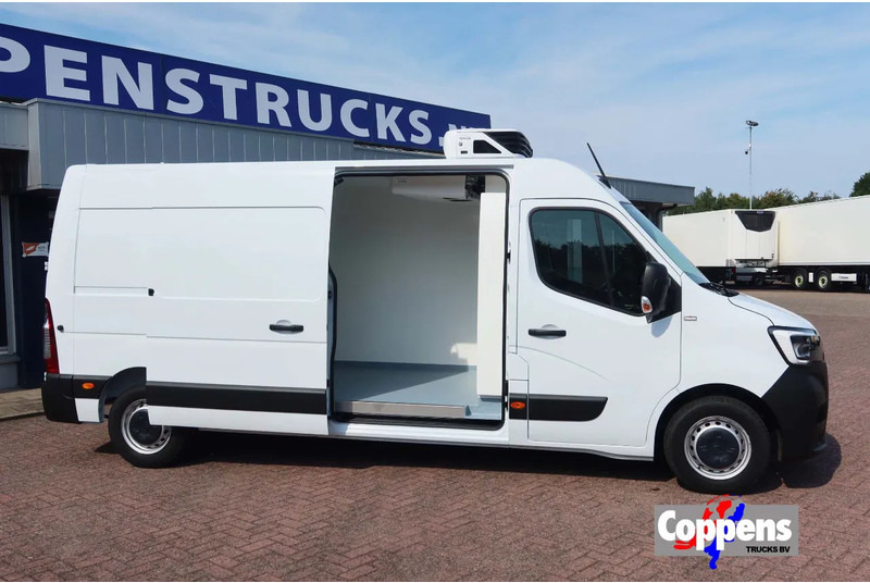 Renault Master Koel/Vries/Verwarmen Met nachtaansluiting 220 Volt Carrier Xarios 350 BPM vrij - Koelwagen: afbeelding 1 Renault Master Koel/Vries/Verwarmen Met nachtaansluiting 220 Volt Carrier Xarios 350 BPM vrij - Koelwagen: afbeelding 1