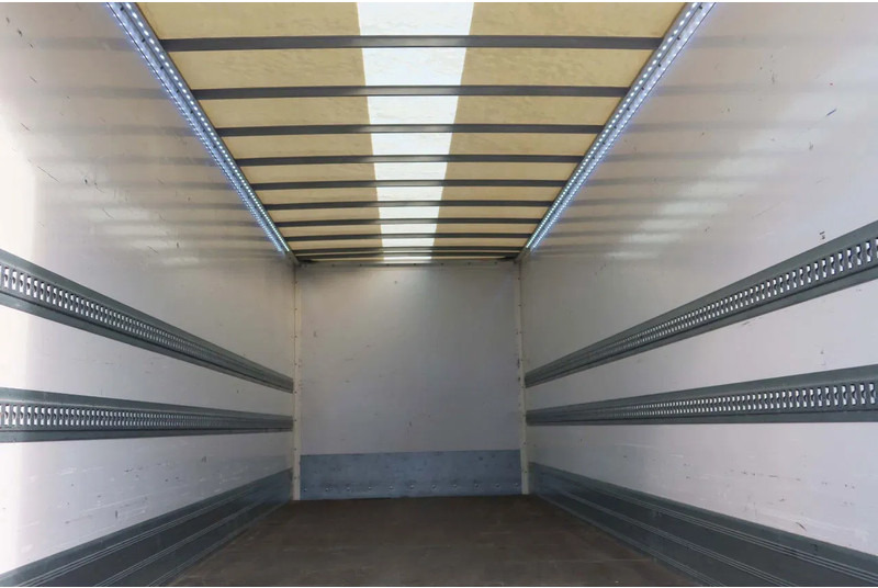 Volvo FE 250 Bakwagen + Dhollandia klep 2500 KG. 49.000 KM!! - Bakwagen: afbeelding 4 Volvo FE 250 Bakwagen + Dhollandia klep 2500 KG. 49.000 KM!! - Bakwagen: afbeelding 4