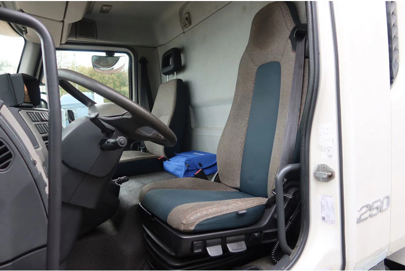 Volvo FL 250 Bak + Klep E6 - Bakwagen: afbeelding 5 Volvo FL 250 Bak + Klep E6 - Bakwagen: afbeelding 5