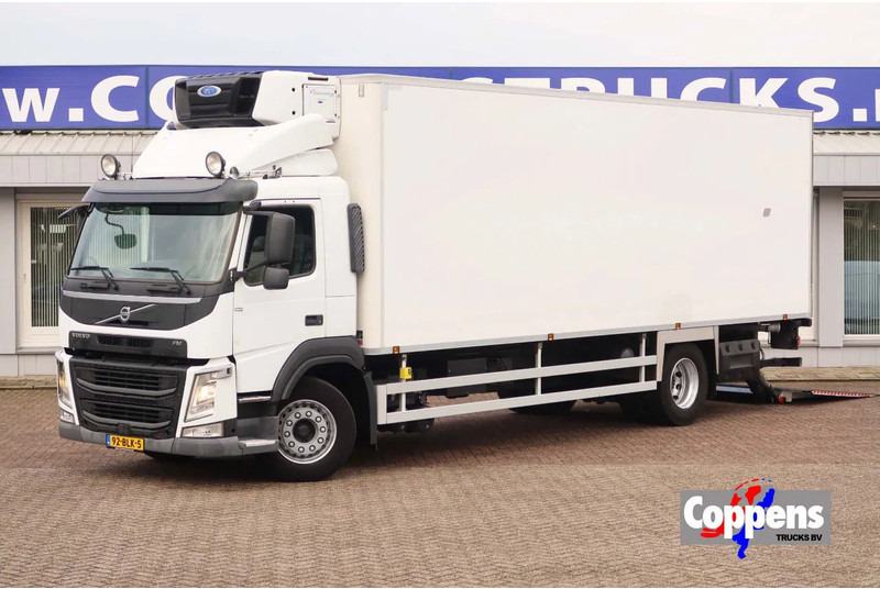 Volvo FM 330 4x2 Koel/Vries Carrier Supra 380 + Klep Dhollandia 2500 kg - Koelwagen vrachtwagen: afbeelding 1 Volvo FM 330 4x2 Koel/Vries Carrier Supra 380 + Klep Dhollandia 2500 kg - Koelwagen vrachtwagen: afbeelding 1