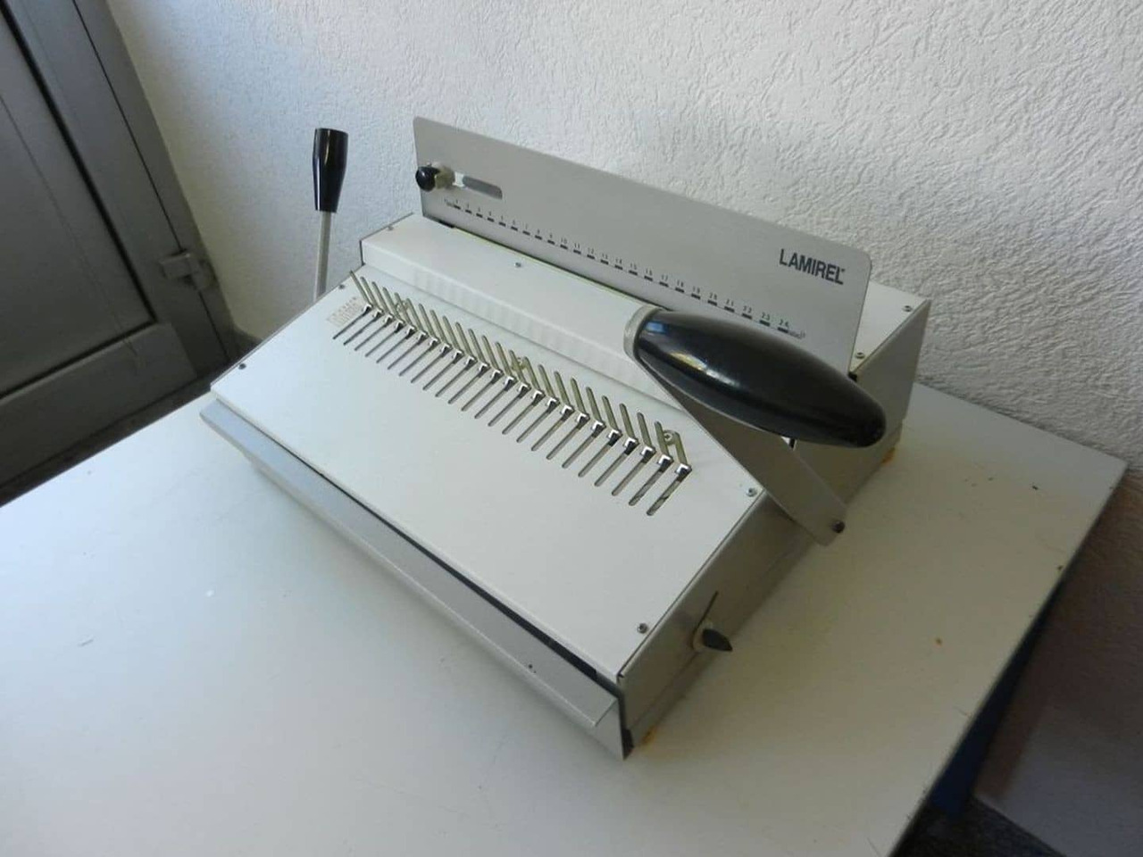 Lamirel - Inbindmachine: afbeelding 3 Lamirel - Inbindmachine: afbeelding 3