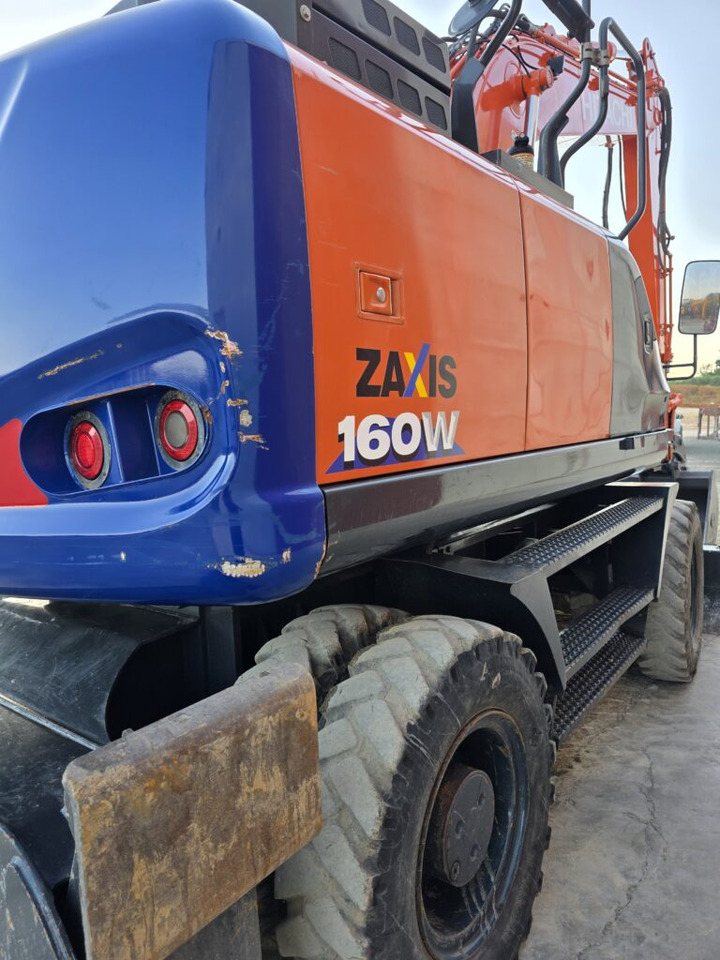 HITACHI ZX140W-6 - Mobiele graafmachine: afbeelding 4 HITACHI ZX140W-6 - Mobiele graafmachine: afbeelding 4