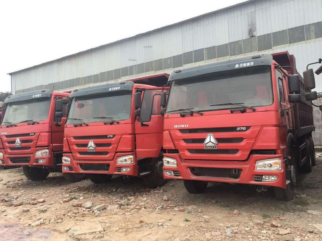 Howo 6X4 SINOTRUCK DUMP TRUCK 371HP - Kipper vrachtwagen: afbeelding 1 Howo 6X4 SINOTRUCK DUMP TRUCK 371HP - Kipper vrachtwagen: afbeelding 1