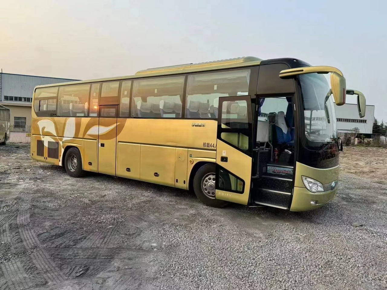 Used YUTONG Coach Bus 6119 - Touringcar: afbeelding 1 Used YUTONG Coach Bus 6119 - Touringcar: afbeelding 1