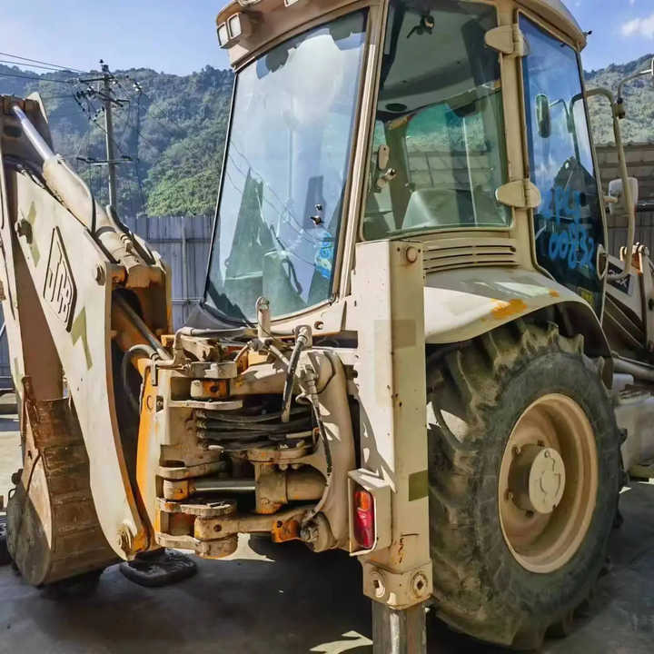 Backhoe loader JCB 3CX 4*4 tlb loader UKmade, used cheap JCB 3CX retro loader and digger - Graaflaadmachine: afbeelding 1 Backhoe loader JCB 3CX 4*4 tlb loader UKmade, used cheap JCB 3CX retro loader and digger - Graaflaadmachine: afbeelding 1