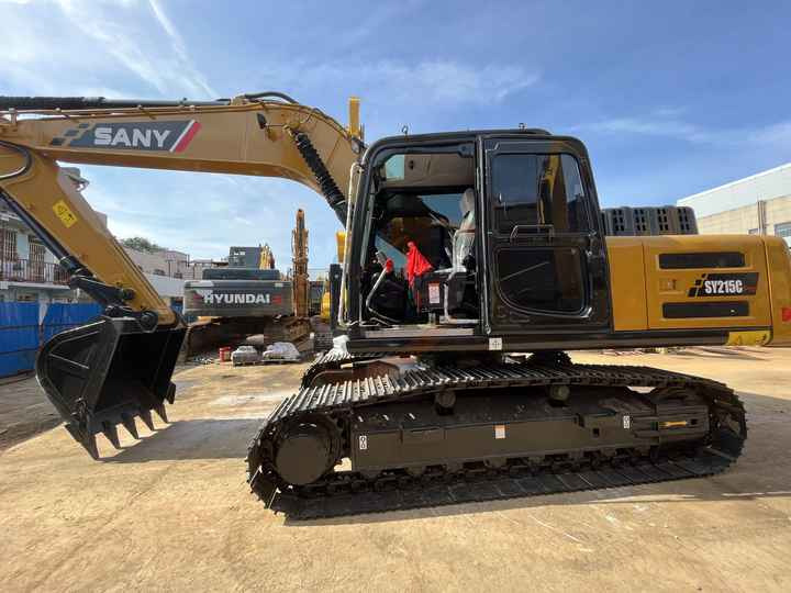 China brands good quality second-hand Sany SY215C excavator hydraulic crawler 21ton used sany 215 excavator - Rupsgraafmachine: afbeelding 2 China brands good quality second-hand Sany SY215C excavator hydraulic crawler 21ton used sany 215 excavator - Rupsgraafmachine: afbeelding 2