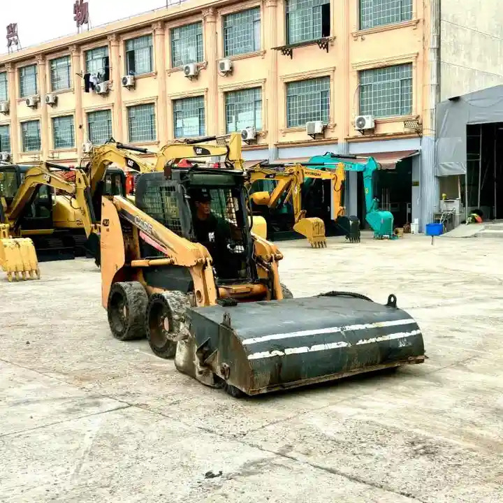 Construction Mini Equipment Case 420 Skid Steer Loader for Sale - Schranklader: afbeelding 1 Construction Mini Equipment Case 420 Skid Steer Loader for Sale - Schranklader: afbeelding 1
