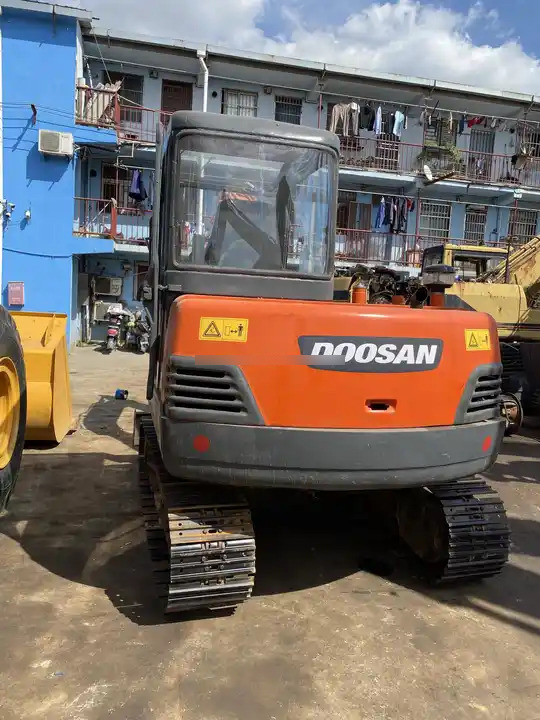 Doosan DH55-V Used Excavator Crawler Excavator Second Hand Japan Engine DH55-V Doosan Excavator in stock for sale - Minigraafmachine: afbeelding 3 Doosan DH55-V Used Excavator Crawler Excavator Second Hand Japan Engine DH55-V Doosan Excavator in stock for sale - Minigraafmachine: afbeelding 3