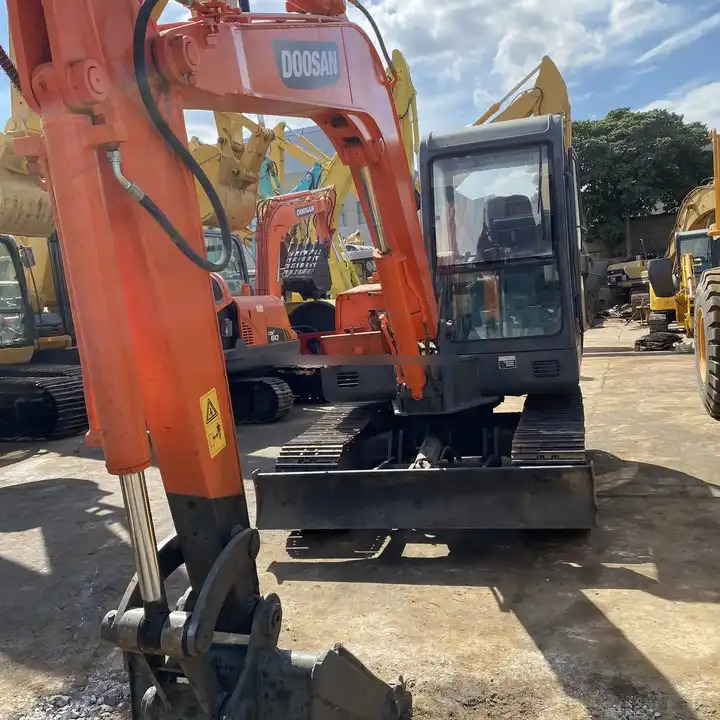 Doosan DH55-V Used Excavator Crawler Excavator Second Hand Japan Engine DH55-V Doosan Excavator in stock for sale - Minigraafmachine: afbeelding 1 Doosan DH55-V Used Excavator Crawler Excavator Second Hand Japan Engine DH55-V Doosan Excavator in stock for sale - Minigraafmachine: afbeelding 1