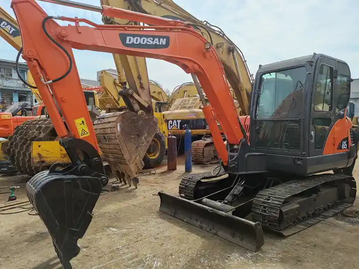 Graafmachine Dx60 Used Crawler Excavator Used Excavator For Sale High Quality ExcavatorDOOSAN DH 55DH55 H-frame: afbeelding 7