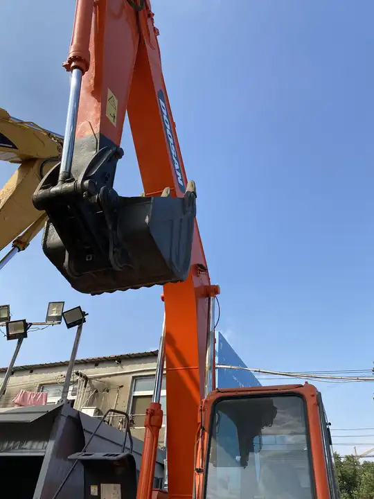 Good Price Tracked Excavator Doosan Dx225 Dx150 Korea Construction Machinery In Shanghai - Rupsgraafmachine: afbeelding 5 Good Price Tracked Excavator Doosan Dx225 Dx150 Korea Construction Machinery In Shanghai - Rupsgraafmachine: afbeelding 5