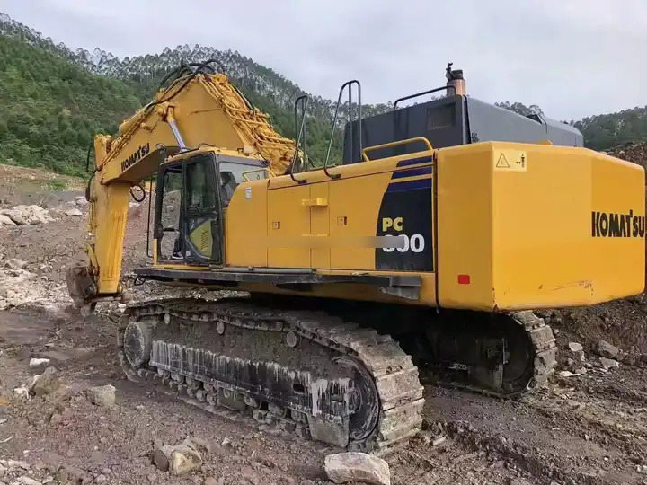 High Quality Used Crawler second hand digger PC800 large Excavator with buckets for sale 80ton Used Crawler second hand digger - Rupsgraafmachine: afbeelding 3 High Quality Used Crawler second hand digger PC800 large Excavator with buckets for sale 80ton Used Crawler second hand digger - Rupsgraafmachine: afbeelding 3