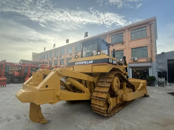 High Working Efficiency Used Bulldozer CatD8R Secondhand Caterpillar D8R Dozer on sale - Bulldozer: afbeelding 2 High Working Efficiency Used Bulldozer CatD8R Secondhand Caterpillar D8R Dozer on sale - Bulldozer: afbeelding 2