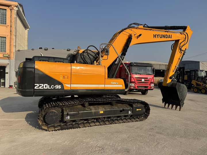 Perfect Condition usada excavadora 22ton Hyundai 220LC Hyundai Excavator Used 220LC-9S excavator For Construction For Sale - Rupsgraafmachine: afbeelding 3 Perfect Condition usada excavadora 22ton Hyundai 220LC Hyundai Excavator Used 220LC-9S excavator For Construction For Sale - Rupsgraafmachine: afbeelding 3