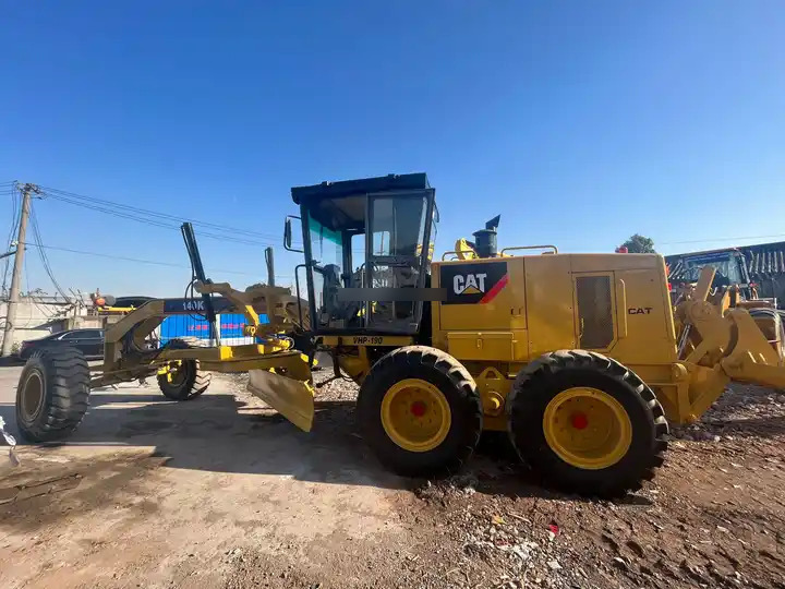 Second hand Caterpillar motor Grader CAT 140K for sale, used CAT 140G 140H 140K in good condition - Grader: afbeelding 4 Second hand Caterpillar motor Grader CAT 140K for sale, used CAT 140G 140H 140K in good condition - Grader: afbeelding 4
