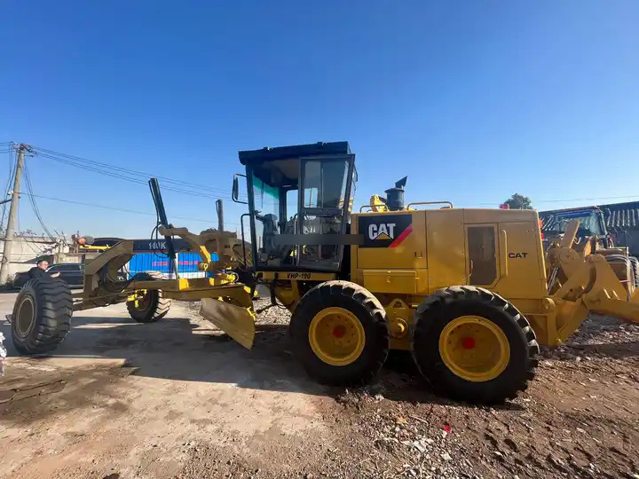 Second hand Caterpillar motor Grader CAT 140K for sale, used CAT 140G 140H 140K in good condition - Grader: afbeelding 3 Second hand Caterpillar motor Grader CAT 140K for sale, used CAT 140G 140H 140K in good condition - Grader: afbeelding 3