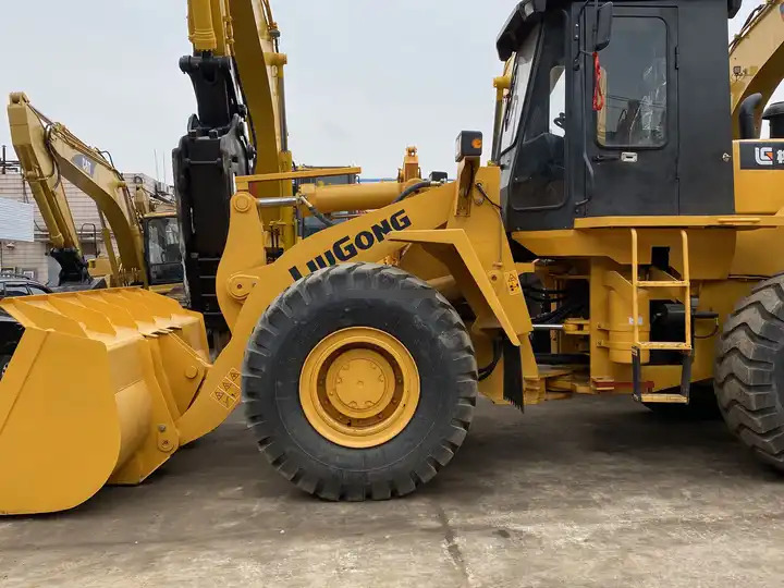Second hand LiuGong wheel loader LG856 ,good condition chinese loader 856 wheel loader ,Liu gong Wheel Loader 856 Earth-moving - Wiellader: afbeelding 2 Second hand LiuGong wheel loader LG856 ,good condition chinese loader 856 wheel loader ,Liu gong Wheel Loader 856 Earth-moving - Wiellader: afbeelding 2