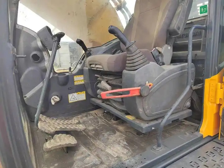 Used 38ton Heavy Duty Digger Machine Hyundai R385LC-9t R520 220LC-9s Grab Crawler Hydraulic Excavator - Graafmachine: afbeelding 4 Used 38ton Heavy Duty Digger Machine Hyundai R385LC-9t R520 220LC-9s Grab Crawler Hydraulic Excavator - Graafmachine: afbeelding 4