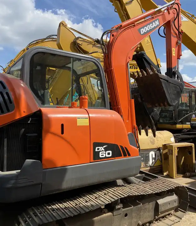 Used 6t Mini Excavator Original Korea Doosan Used Excavators Doosan Dx60 With Nice Work Condition On Sale In Shanghai - Rupsgraafmachine: afbeelding 4 Used 6t Mini Excavator Original Korea Doosan Used Excavators Doosan Dx60 With Nice Work Condition On Sale In Shanghai - Rupsgraafmachine: afbeelding 4