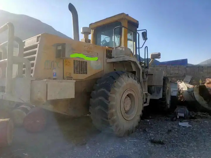 Used 7 Ton Heavy Front Loader Komatsu Wa470 Good Price Japan Made Tire Loader In Shanghai - Wiellader: afbeelding 2 Used 7 Ton Heavy Front Loader Komatsu Wa470 Good Price Japan Made Tire Loader In Shanghai - Wiellader: afbeelding 2