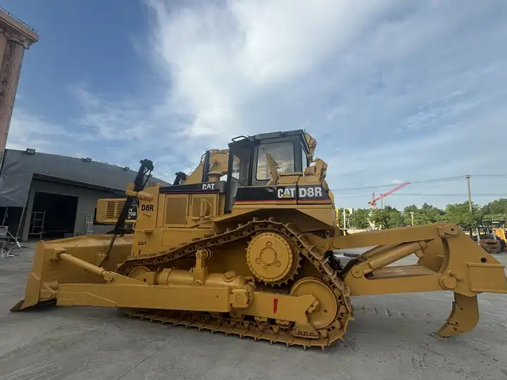 Used CAT D8R bulldozer in good condition for sale - Bulldozer: afbeelding 3 Used CAT D8R bulldozer in good condition for sale - Bulldozer: afbeelding 3
