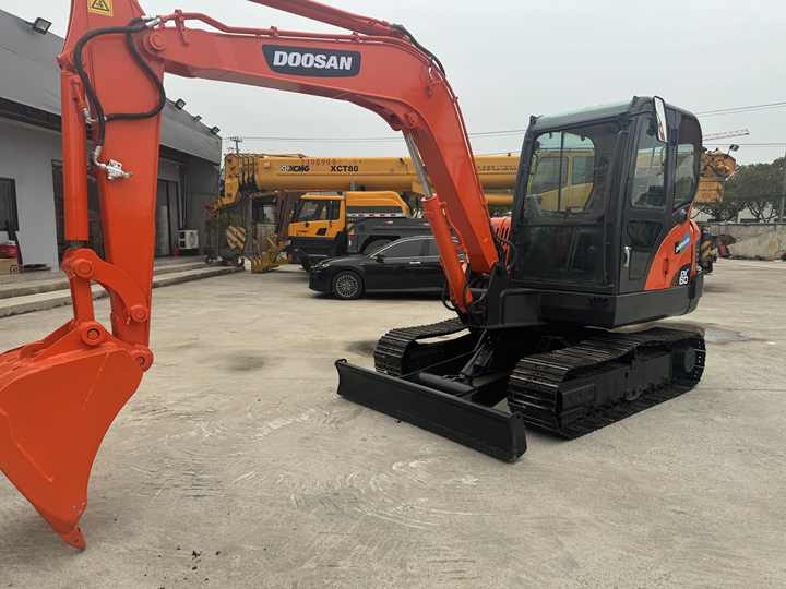 Used Excavator Doosan Dx60 Excavators Earth-moving Machinery Doosan Dx60 Dx80 Dx75 Dx225 Dh55 Dx60-9c for Sale - Rupsgraafmachine: afbeelding 5 Used Excavator Doosan Dx60 Excavators Earth-moving Machinery Doosan Dx60 Dx80 Dx75 Dx225 Dh55 Dx60-9c for Sale - Rupsgraafmachine: afbeelding 5