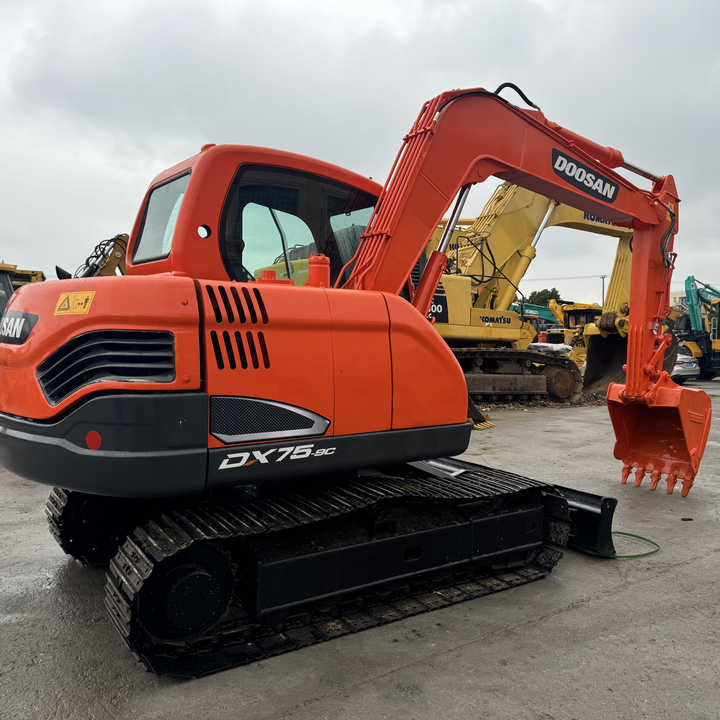 Used Excavator Doosan Dx75-9c Dx80 Dx60 Excavators Machinery Doosan Dx75-9c Dx80 Dx60 Dx225 Good Condition Low Price - Rupsgraafmachine: afbeelding 1 Used Excavator Doosan Dx75-9c Dx80 Dx60 Excavators Machinery Doosan Dx75-9c Dx80 Dx60 Dx225 Good Condition Low Price - Rupsgraafmachine: afbeelding 1