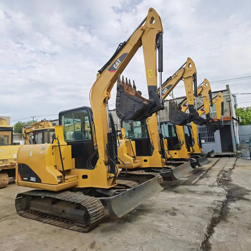 Used cat mini excavator 306D 302.5 6ton 2.5ton free shipping with mini excavator bucket - Rupsgraafmachine: afbeelding 2 Used cat mini excavator 306D 302.5 6ton 2.5ton free shipping with mini excavator bucket - Rupsgraafmachine: afbeelding 2