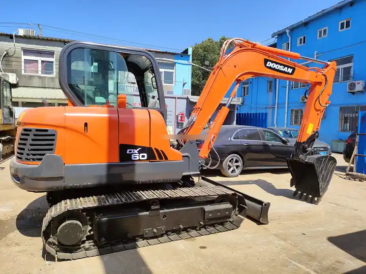 Used excavator doosan dx60 excavators earth-moving machinery doosan dx60 dx80 dx75 dx225 for sale - Rupsgraafmachine: afbeelding 4 Used excavator doosan dx60 excavators earth-moving machinery doosan dx60 dx80 dx75 dx225 for sale - Rupsgraafmachine: afbeelding 4