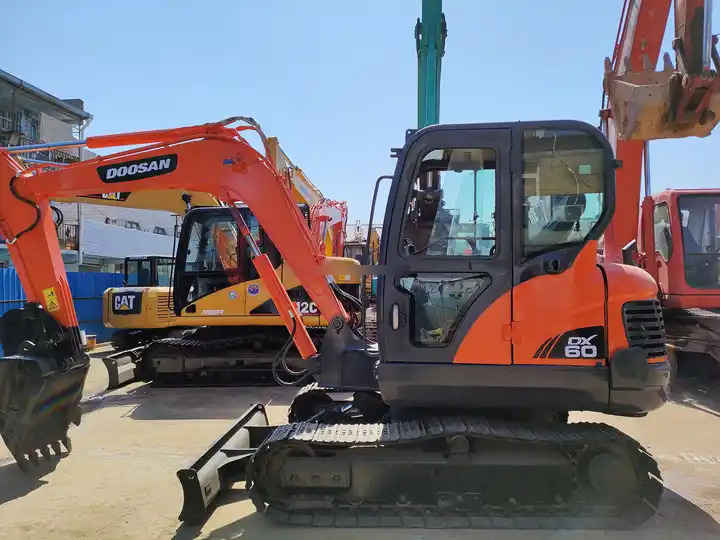 Used excavator doosan dx60 excavators earth-moving machinery doosan dx60 dx80 dx75 dx225 for sale - Rupsgraafmachine: afbeelding 3 Used excavator doosan dx60 excavators earth-moving machinery doosan dx60 dx80 dx75 dx225 for sale - Rupsgraafmachine: afbeelding 3