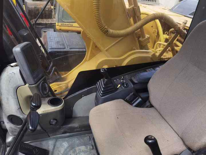 Used komatsu PC 56-7 Pc60-7 Crawler Excavator 6 Ton Excavator In Shanghai China For Sale PC 60 60-7 PC60 PC78 Nice excavator - Rupsgraafmachine: afbeelding 5 Used komatsu PC 56-7 Pc60-7 Crawler Excavator 6 Ton Excavator In Shanghai China For Sale PC 60 60-7 PC60 PC78 Nice excavator - Rupsgraafmachine: afbeelding 5