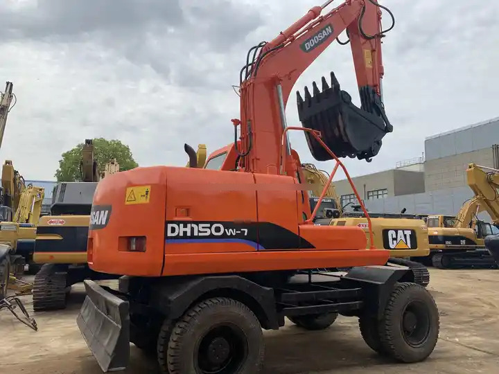 Wheel digging excavator Used DOOSAN150W DH150W DH150W-7 / second-hand KOREA engine DOOSAN DH 150 150W-7 DOOSAN150 - Rupsgraafmachine: afbeelding 2 Wheel digging excavator Used DOOSAN150W DH150W DH150W-7 / second-hand KOREA engine DOOSAN DH 150 150W-7 DOOSAN150 - Rupsgraafmachine: afbeelding 2