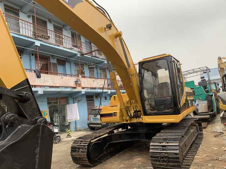 New price for Used 320BL Hydraulic Crawler Excavator in good condition Suitable For Construction/ Agriculture Digging - Rupsgraafmachine: afbeelding 4 New price for Used 320BL Hydraulic Crawler Excavator in good condition Suitable For Construction/ Agriculture Digging - Rupsgraafmachine: afbeelding 4
