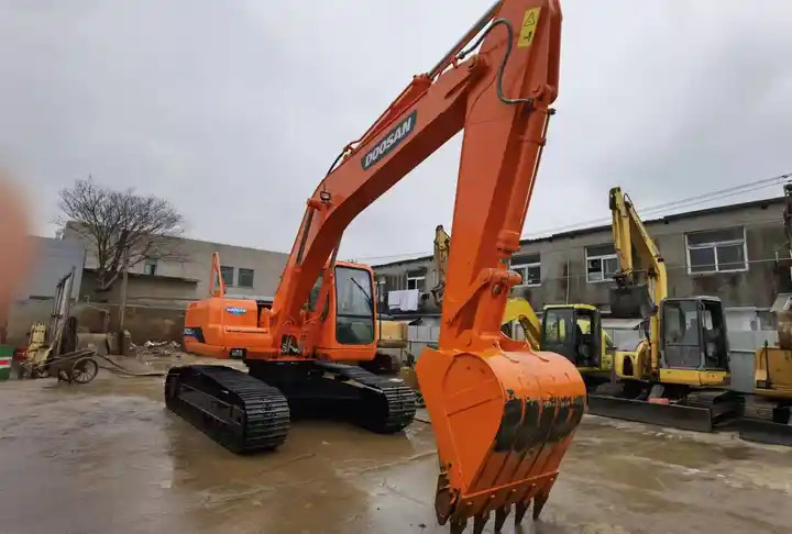 Used 20Ton Korea Excavator Machinery Equipment, Doosan Excavator DH220LC-7 Medium-size Digger - Rupsgraafmachine: afbeelding 4 Used 20Ton Korea Excavator Machinery Equipment, Doosan Excavator DH220LC-7 Medium-size Digger - Rupsgraafmachine: afbeelding 4