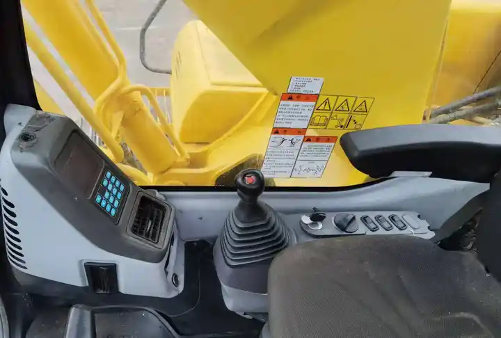 Used 30 ton good quality Komatsu PC300-7 original Japan excavator in cheap price for sale - Rupsgraafmachine: afbeelding 4 Used 30 ton good quality Komatsu PC300-7 original Japan excavator in cheap price for sale - Rupsgraafmachine: afbeelding 4