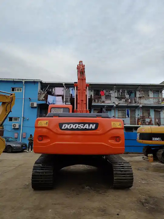 Used excavators in stock for sale second hand excavator used machinery equipment Doosan dx225 - Rupsgraafmachine: afbeelding 3 Used excavators in stock for sale second hand excavator used machinery equipment Doosan dx225 - Rupsgraafmachine: afbeelding 3
