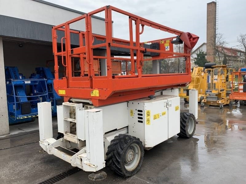 Genie GS-2669 - 10 m, 4x4, diesel - Schaarlift: afbeelding 2 Genie GS-2669 - 10 m, 4x4, diesel - Schaarlift: afbeelding 2