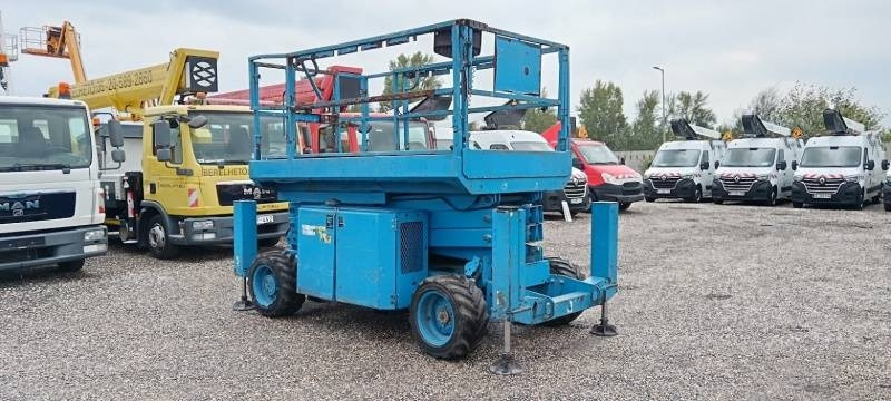 Genie GS-2669 - 10 m, 4x4, diesel - Schaarlift: afbeelding 1 Genie GS-2669 - 10 m, 4x4, diesel - Schaarlift: afbeelding 1