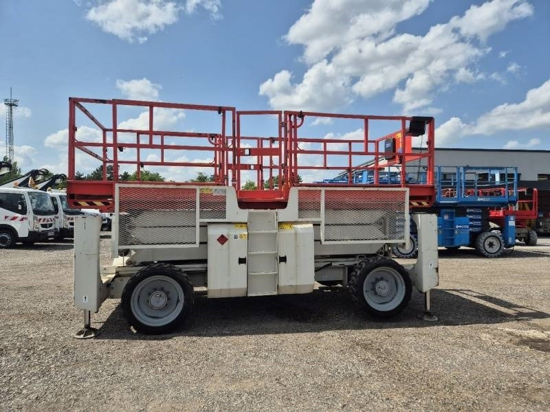 Genie GS3390 - 12,06 m - 4x4 - diesel - Schaarlift: afbeelding 5 Genie GS3390 - 12,06 m - 4x4 - diesel - Schaarlift: afbeelding 5