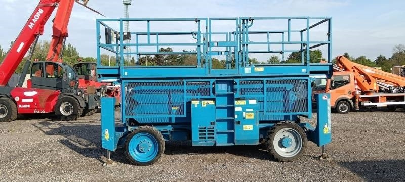 Genie GS4390 - 15,11m, diesel, 4x4 - Schaarlift: afbeelding 4 Genie GS4390 - 15,11m, diesel, 4x4 - Schaarlift: afbeelding 4