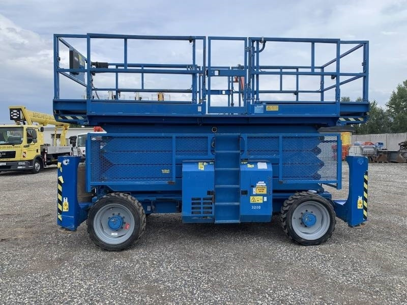 Genie GS5390 - 18m - 4x4 - Diesel - Schaarlift: afbeelding 4 Genie GS5390 - 18m - 4x4 - Diesel - Schaarlift: afbeelding 4