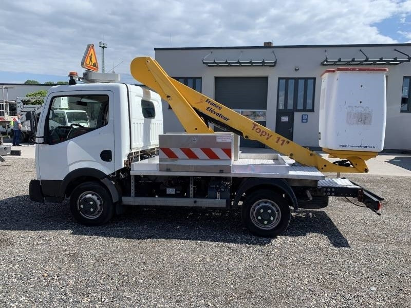 Nissan Cabstar France Elevateur Topy 11 - 11 m - Vrachtwagen hoogwerker: afbeelding 5 Nissan Cabstar France Elevateur Topy 11 - 11 m - Vrachtwagen hoogwerker: afbeelding 5