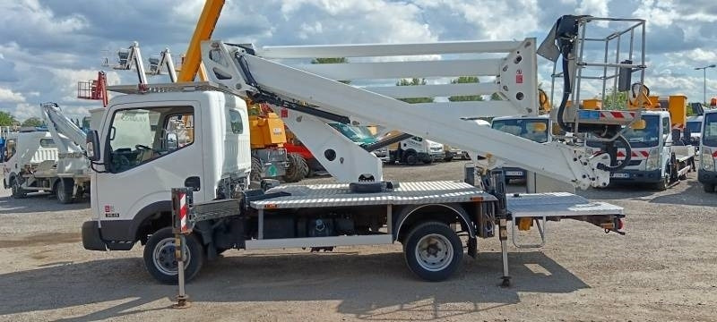 Nissan Cabstar Oil&Steel Snake 2413 Plus - 23,5m - 250 kg - Vrachtwagen hoogwerker: afbeelding 5 Nissan Cabstar Oil&Steel Snake 2413 Plus - 23,5m - 250 kg - Vrachtwagen hoogwerker: afbeelding 5